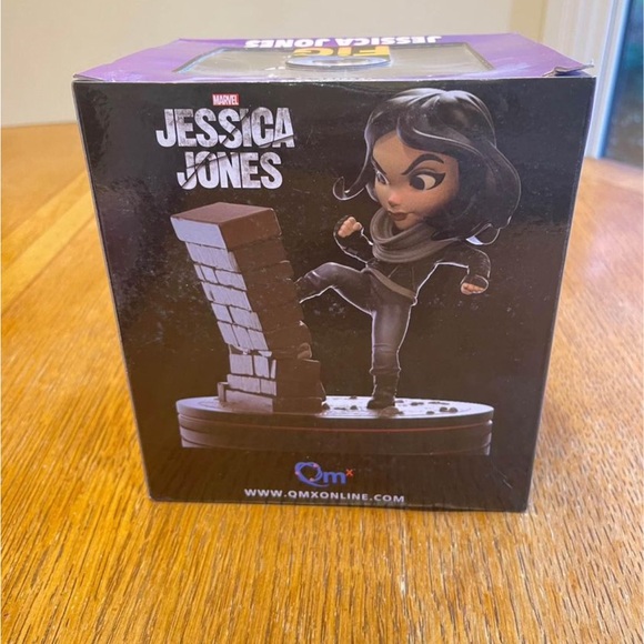 Q Fig - Jessica Jones - Picture 9 of 10